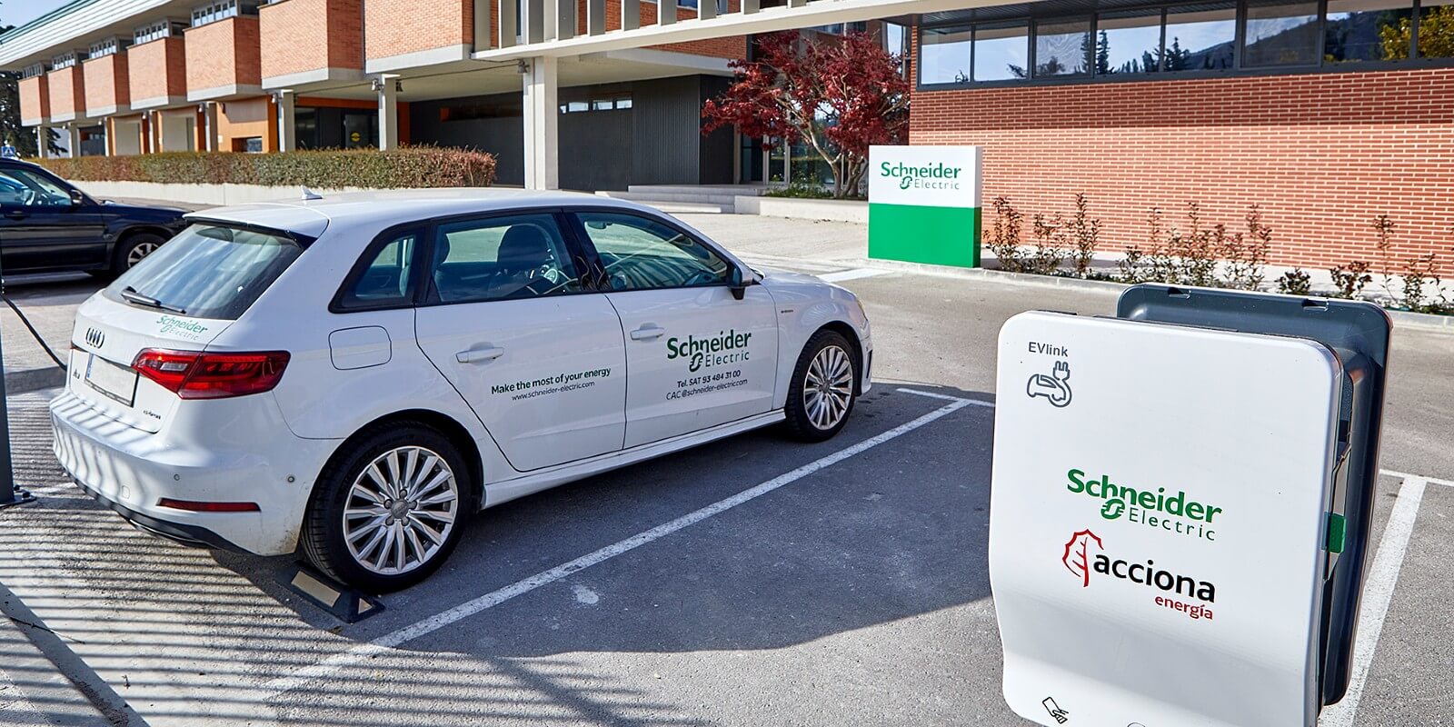 Schneider Electric and ACCIONA Energía  develop the first industrial microgrid in Spain